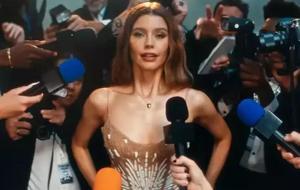 Beren Saat'ten Hızlı Giriş! 'CapitaliZoo' YouTube Trendlerinde İlk 5'te