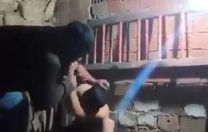  Ahırda çocuğa işkence! Anne isyan etti