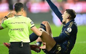 Antalyaspor-Fenerbahçe | Mert Müldür'ün pozisyonu için net yorum: Açık bariz net penaltı