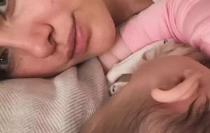 İrem Helvacıoğlu’ndan kızı Sora ile duygusal paylaşım: “İyi ki beni seçtin”