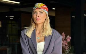 Şeyda Coşkun’un Parmak Arası Çizmeleri Sanal Medyada Olay Oldu!