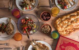 Gün Boyu Susuzluk ve Açlık Krizine Yol Açıyor! Sağlıklı Oruç İçin Sahurda Kaçınılması Gereken Besinler Listesi Açıklandı