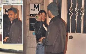 Fırat Çelik Gizemli Aşkıyla Gecelerde! Samimi Halleri Dikkat Çekti