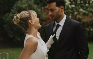 Esra Erol’un Kardeşi Eda Erol, Karnı Burnunda Pozlarıyla Olay Yarattı! Eğlenceli Hamilelik Paylaşımı: “Nar”dan Sonra “Karnabahar”