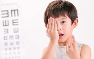 Sinsi Hastalık ‘Tavuk Karası’nın İlk Sinyaline Dikkat! Çocuğunuzun Gözlerini Karanlıkta Mutlaka Test Edin