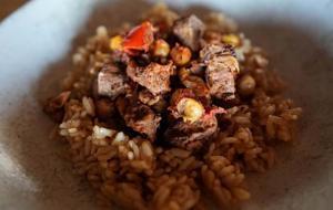 Kuşadası’nda Bolama Aşı Geleneği Yaşatılıyor! Sabırla Pişen Lezzet, Paylaşarak Çoğalan Gelenek: Bolama Aşı! Bolama Aşı Malzemeleri ve Tarifi