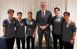 Avustralya'daki kadın futbolculardan biri kararını değiştirdi: Büyükelçiliği aradı, İran'a dönmek istedi