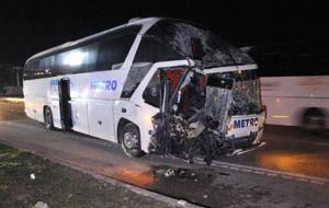 Amasya'da yolcu otobüsü TIR'a çarptı; 11 yaralı