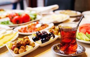 Zengin Ama Sağlıklı Bir Bayram Sofrası İçin Önemli İpuçları