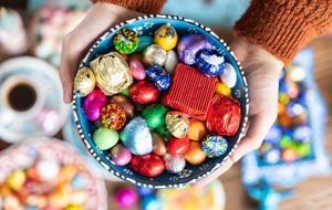 Bayramda Şeker Tüketirken Bir Kez Daha Düşünün! Şekerin Dişlere Zararını Azaltmanın En Basit Yolu