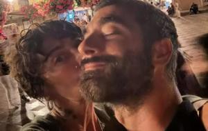 “Aşık olan herkes ilk başta çevresini unutur”