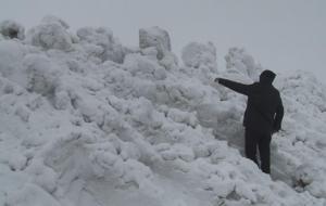  Yoğun kar ve tipi kenti esir aldı