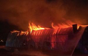 Osmaniye’de kağıt fabrikası yangını