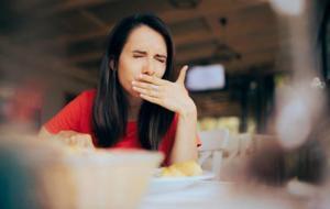 Uzmandan besin zehirlenmesi uyarısı: Yiyecekleri az pişirmek ciddi sağlık sorunlarına yol açabiliyor