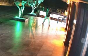 Oto galeriye el bombalı saldırı kamerada: 5 tutuklama