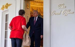 Kurye şovunda Amerikan Trajedisi: Trump'ı zora sokacak dram!