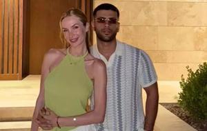 Reynmen’den eşiyle romantik paylaşım! Aşk dolu kareleri sanal medyada ilgi gördü