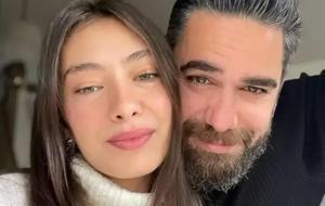 Neslihan Atagül Abisi İlkay Atagül ile Verdiği Pozla Sanal Medyayı Salladı