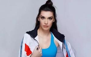 Burcu Kıratlı müziğe göz kırptı! “Belki single yaparım” sözleri gündem oldu