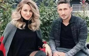 Sabri Sarıoğlu’ndan eşine dikkat çeken yıl dönümü mesajı: “Her şeye rağmen yan yana kaldık”