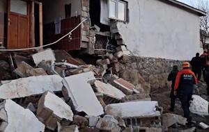 Ağrı'da 4.3 büyüklüğünde deprem! Bazı köylerde evlerde hasar oluştu