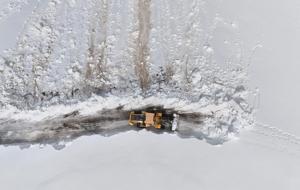 Nisan ayında 4 metre kar!