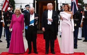 Kral Charles Beyaz Saray'da: Melania ve Camilla’dan stil uyumu, Trump’tan şaşırtan 'anne' itirafı... Davetli listesinde kimler vardı?