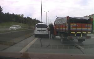 Trafikte tartıştığı sürücünün aracına saldıran kamyon şoförüne 180 bin lira ceza