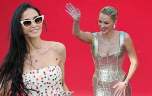 Ünlüler Cannes’da! Kırmızı halıda şıklık yarışı: Payetler ve puantiyeler damga vurdu!