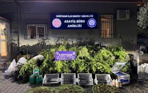 Kağıthane'de koku gelen eve operasyon: Evi zehir yuvasına çevirmişler!