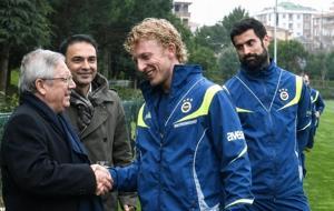 Kuyt ve Volkan, Fenerbahçe'ye geri dönüyor! Aziz Yıldırım'dan teknik ekip kararı...