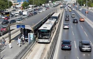 Metrobüste çıkan kavga kanlı bitti: Baba-oğuldan cinayet!