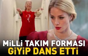 Ufak Tefek Cinayetler'in Pelin'iydi! Bade İşçil, Milli Takım forması giyip dans etti
