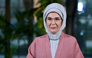 Emine Erdoğan'dan Bakan Kurum'a tebrik