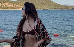 Dilara Aksüyek’ten Bodrum’da Dikkat Çeken Paylaşımlar! Sanal Medyada Büyük Yankı Uyandırdı