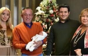 Ali Ağaoğlu yeniden baba oluyor! 72 yaşındaki iş insanından sürpriz bebek haberi