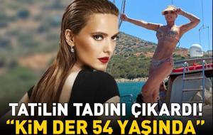 Demet Akalın'dan bikinili 'tatil' pozu! 'Kim der 54 yaşında!'