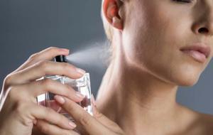 TER KOKUSUNA BİTKİSEL ÇÖZÜM: Sadece 3 Malzemeyle Deodorant Yapmak Mümkün! 12 Yıllık Aktar 3 Doğal Yağ İle Hazırlanan Tarifi Verdi