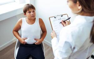 Çocuklarda obezitenin görünmeyen nedeni: Ekran süresi kilo riskini artırıyor
