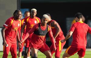 Galatasaray, hazırlıklarını sürdürüyor