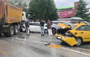 Erzurum'da feci kaza! 10 araç birbirine girdi