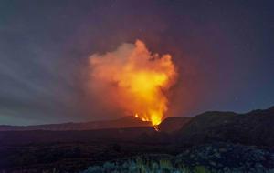 Etna faaliyete geçti, uçuşlar durdu
