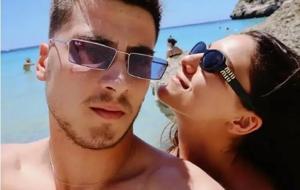 Atakan Özkaya ve Dilin Döğer Tatilde! İspanya’dan Yeni Aşk Pozları Geldi