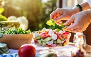 Sağlıklı Yaşlanmanın Yeni Şifresi: Proteinin Miktarı Kadar İçeriği de Önemli