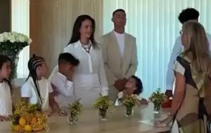 Dünya bu görüntüleri bekliyordu! Ronaldo ve Georgina’nın gizli düğününden ilk kareler! O anlar gündem oldu