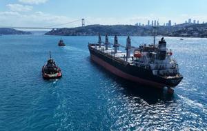 İstanbul Boğazı çift yönlü trafiğe kapatıldı