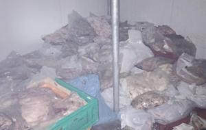Kötü koku ekipleri harekete geçirdi! 400 kilo bozuk ete el konuldu