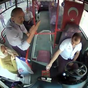 Tartıştığı otobüs şoförü hayatını kurtardı