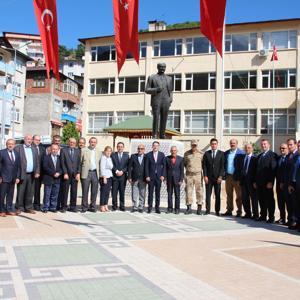 Sakin şehir Şavşatın yeni kaymakamı göreve başladı