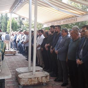 Bakan Dönmez, halasını son yolculuğuna uğurladı